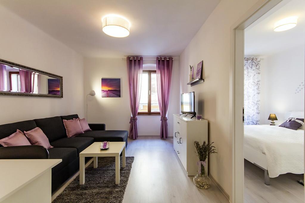 Center Apartment Lori Pula Exterior foto